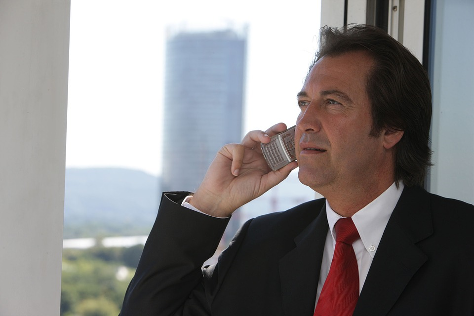 Podnikateľ, telefonát
